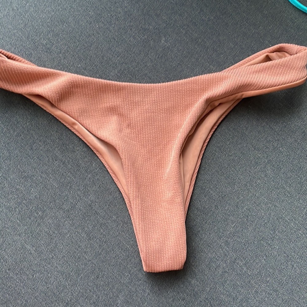 Bikini set - Picture 3 of 4